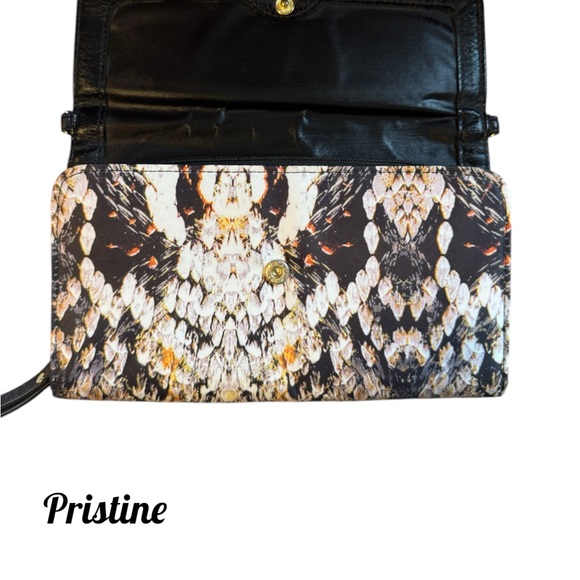 Nicole Miller Feather Print Clutch Wallet  PRISTINE - Picture 4 of 6